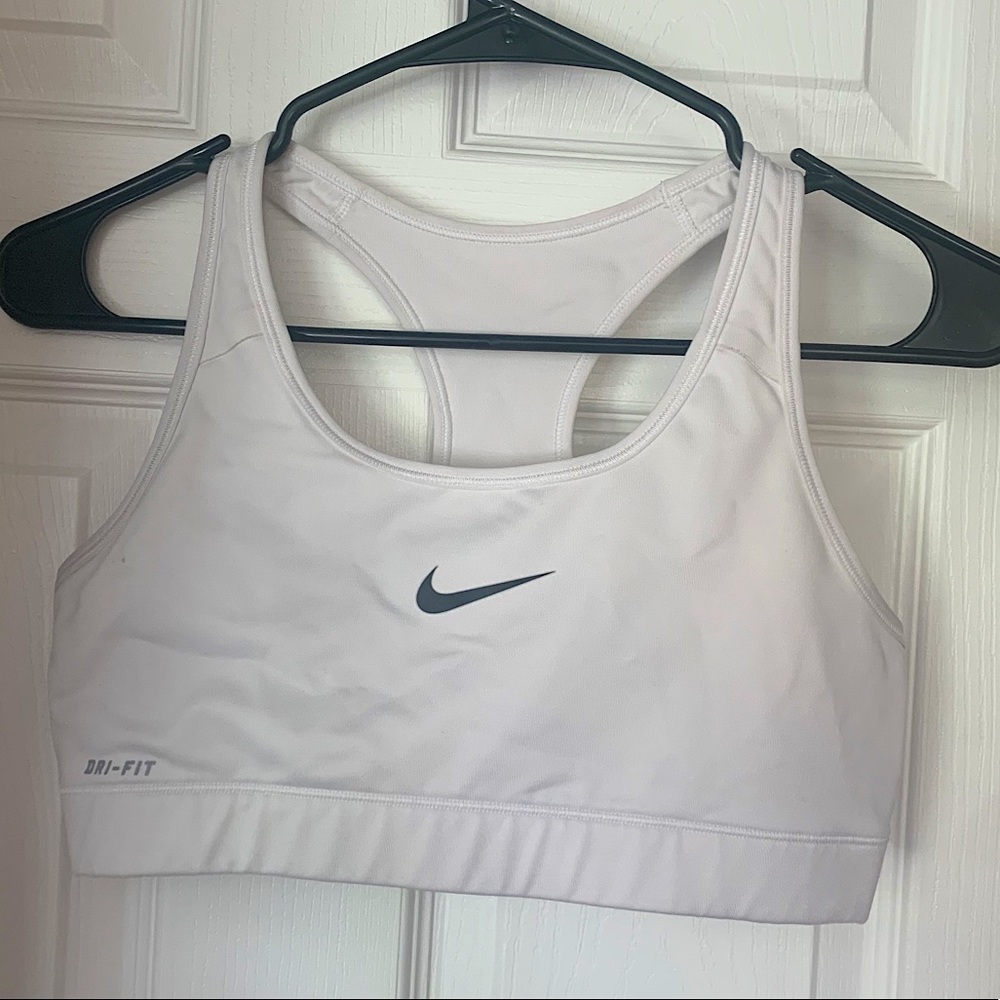 Nike dry fit women’s sports bra